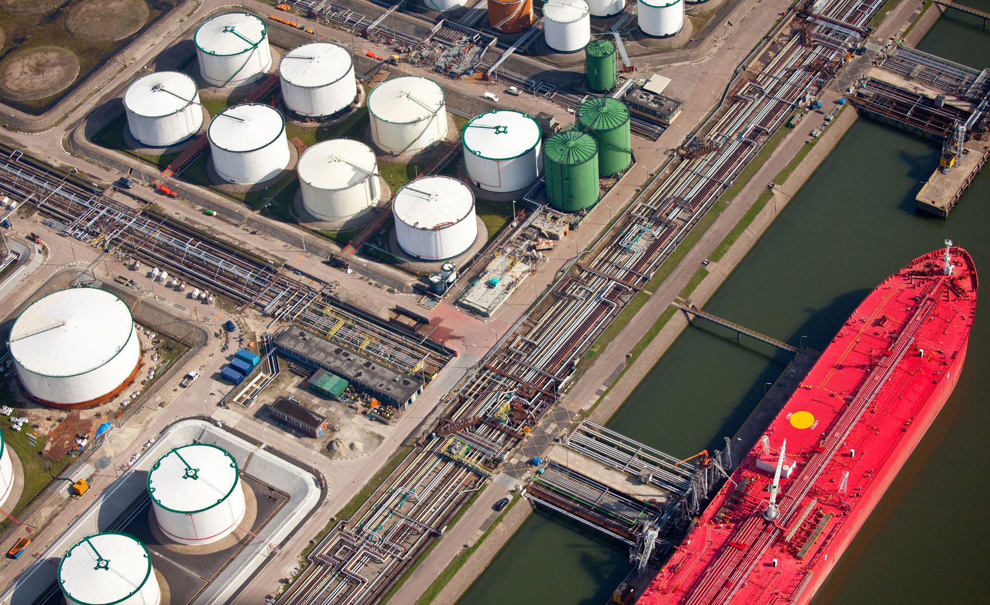 Chemical-terminal-and-vessel-(MOL-Case-Study) Chemical terminal and vessel